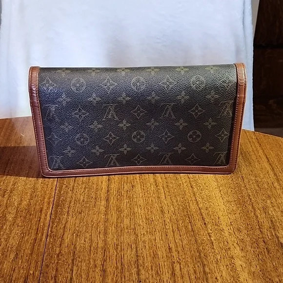 Louis Vuitton Pochette - Picture 2 of 9